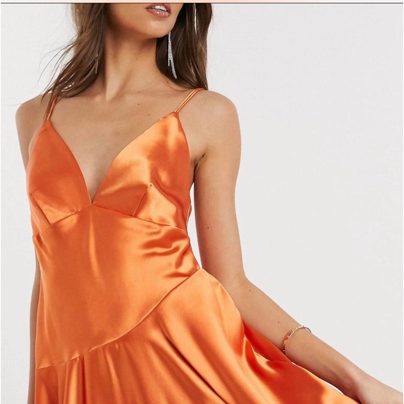 ORANGE SATIN CAMI MIDI DRESS W. SEAM DETAIL. - Picture 4 of 4